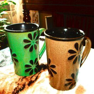 Vtg Quality Pfaltzgraff Stoneware Green/Black & Brown/Black 16 oz. Mugs